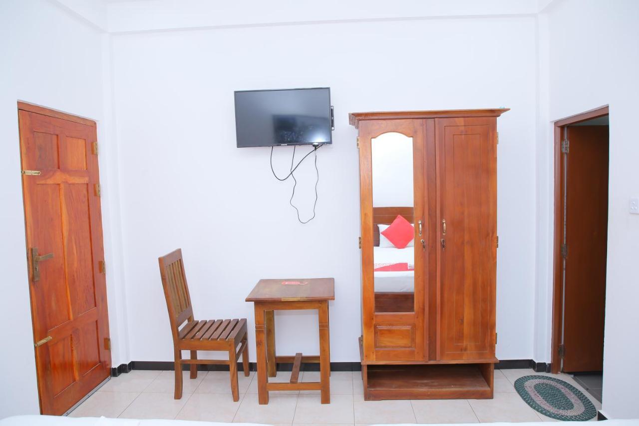 Hotel Cedar Jaffna Dış mekan fotoğraf